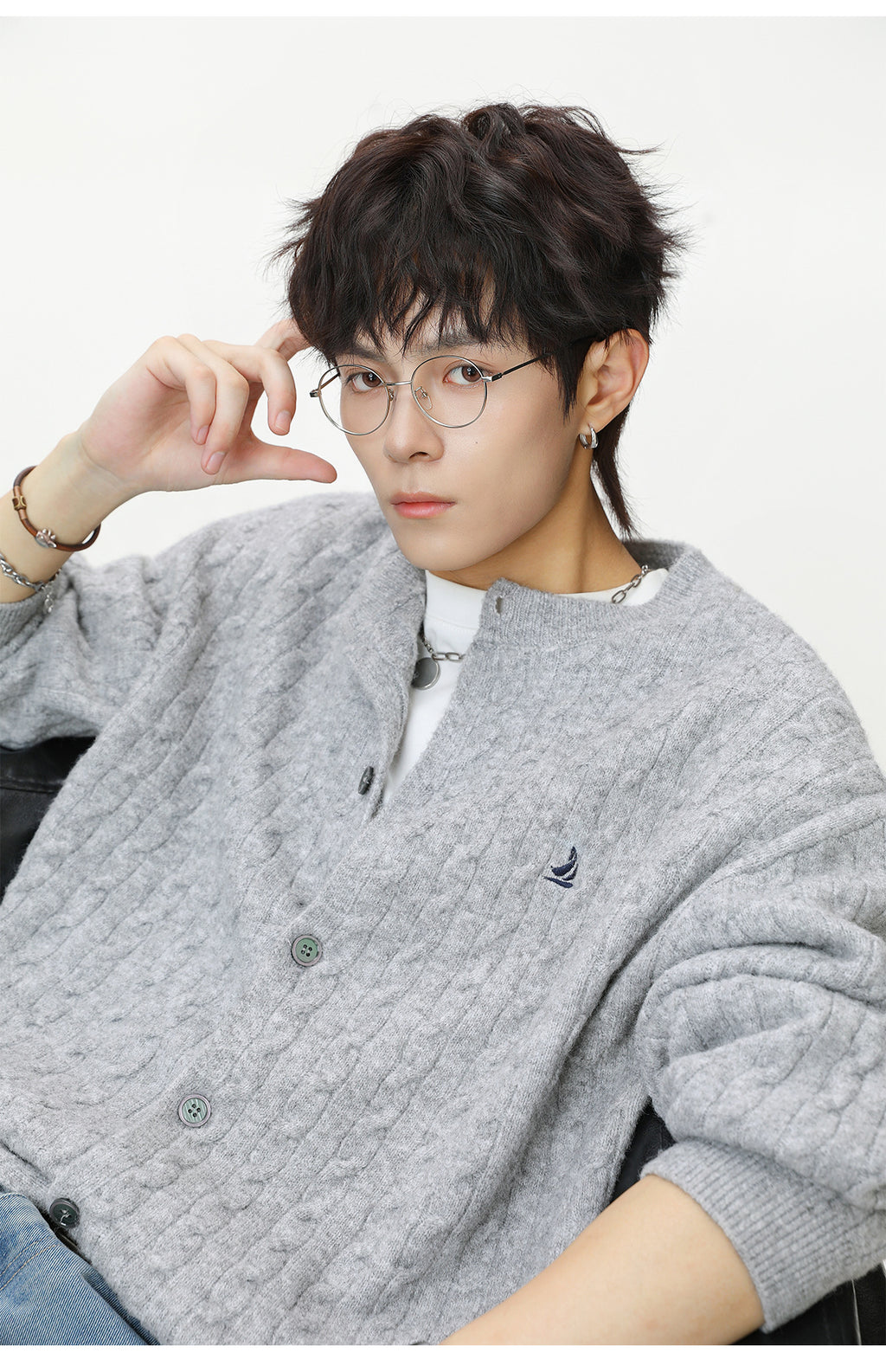 Round neck sweater for men