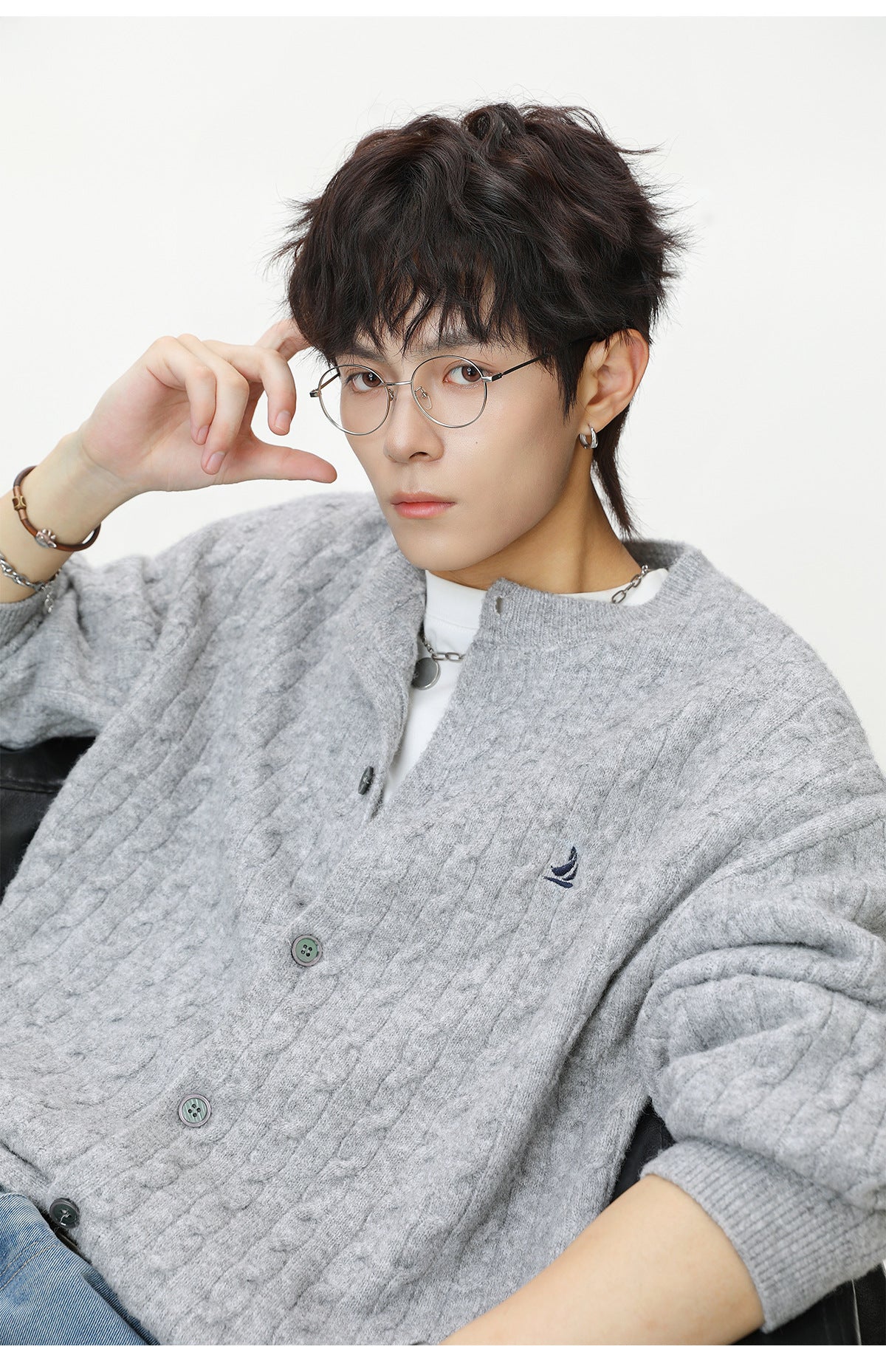 Round neck sweater for men